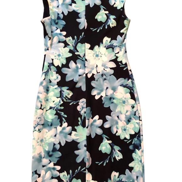 Adult size 6 floral fitted dress - Picture 2 of 10